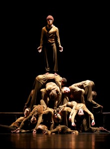 Alberta Ballet in Aszure Barton’s Happy Little Things (Waiting on a Gruff Cloud of Wanting) | Photo: Paul McGrath