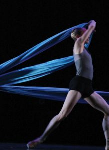 Christine Winkler in La Route des Rencontres, Stuttgart Ballet Noverre-Society’s Young Choreographers 2001 Photo: Courtesy of Peter Quanz