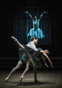 Alexander Jones and Viktorina Kapitonova of Ballett Zürich in Alexei Ratmansky's Swan Lake | Photo: Carlos Quezada